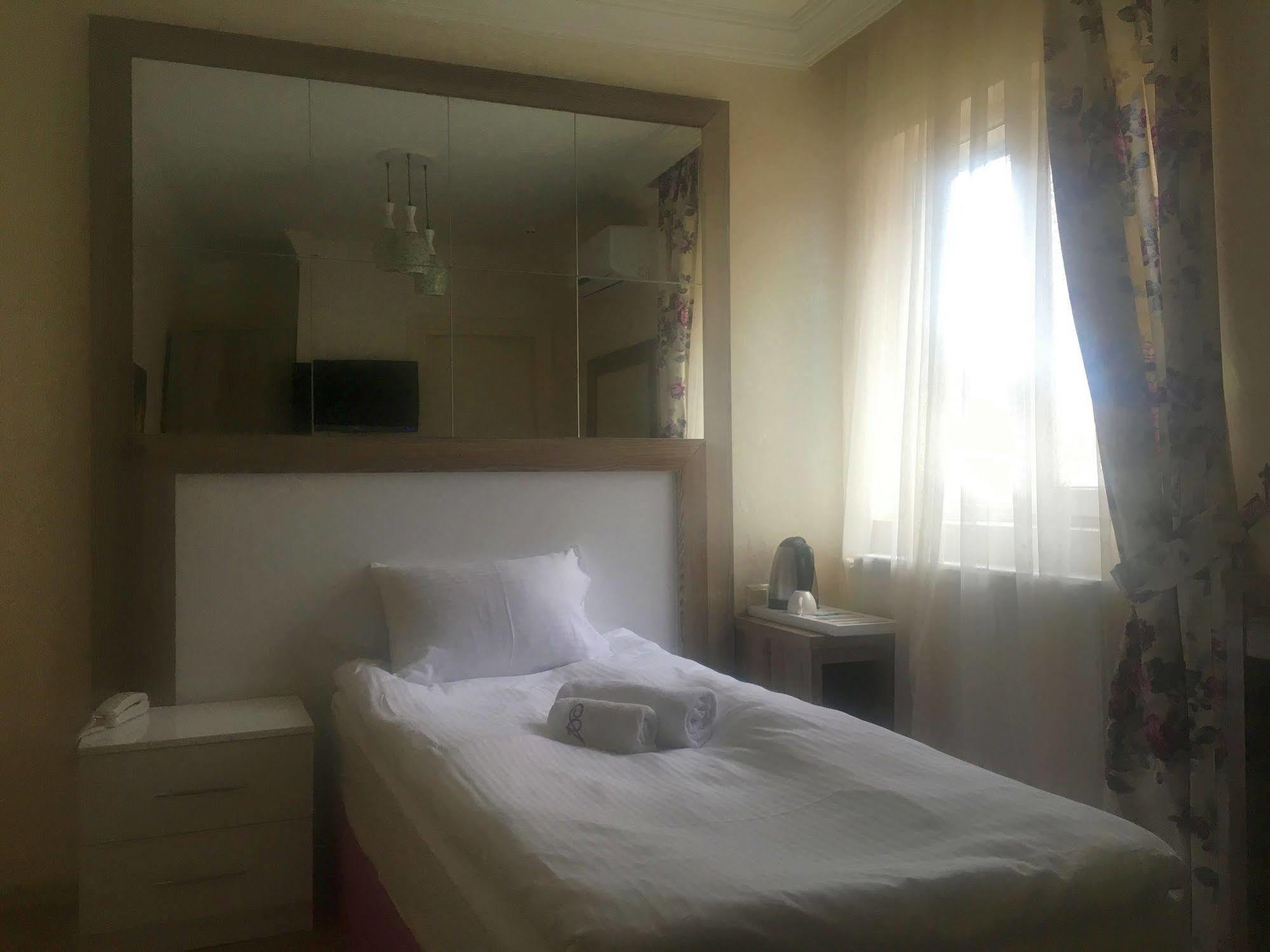 Adjara Boutique Hotel Batumi Exterior photo